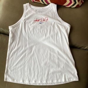 ❇️3/$30 Nike Tank